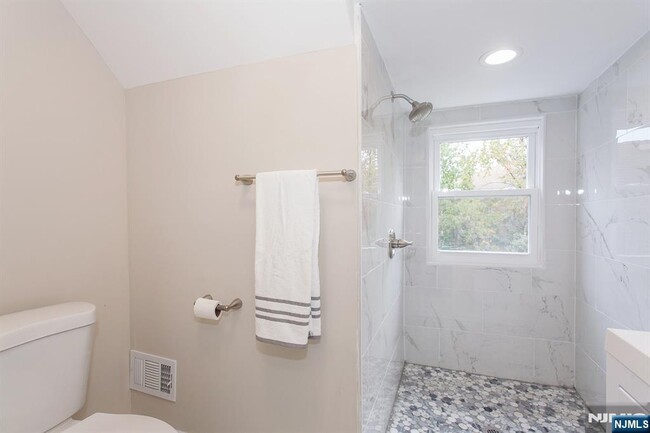 Building Photo - 2389 3rd St