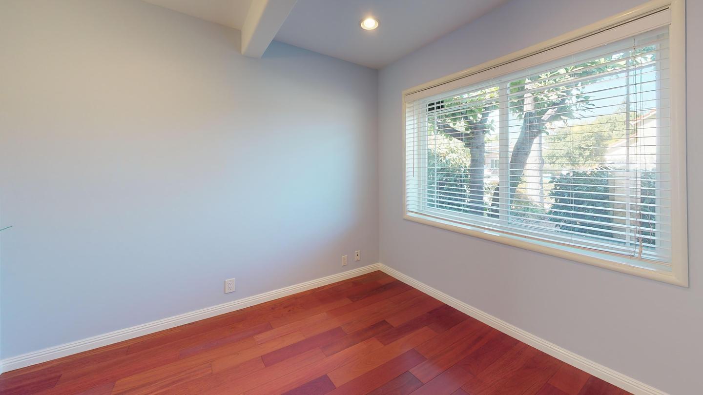 Building Photo - 21060 Grenola Dr