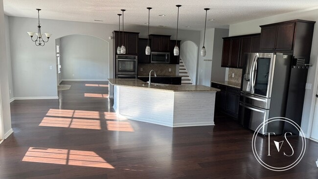 Building Photo - 983 Oak Crest Dr