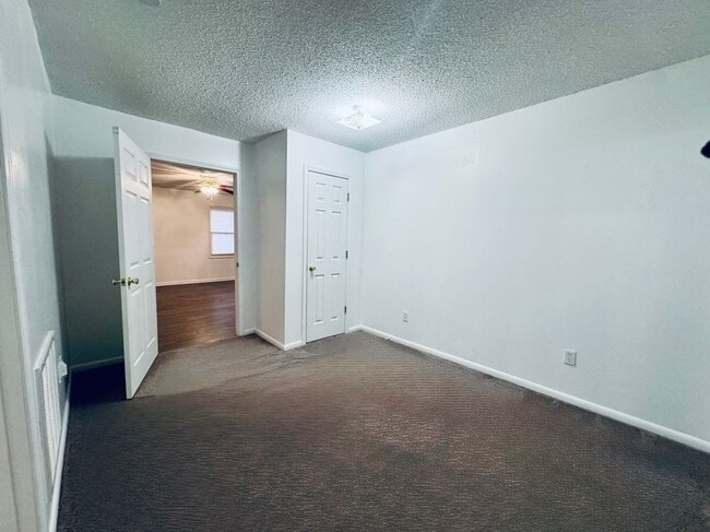 Building Photo - 169 Butterfield Cir