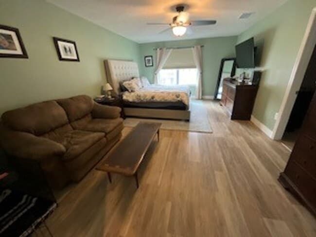 Building Photo - 5/3 Chestnut Village Home