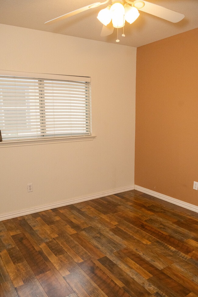 Building Photo - 1613 Apollo Cir