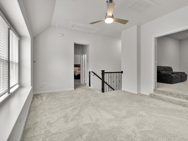 Building Photo - 439 Montrose Dr