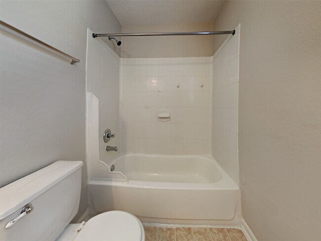 Building Photo - 19023 Remington Park Dr