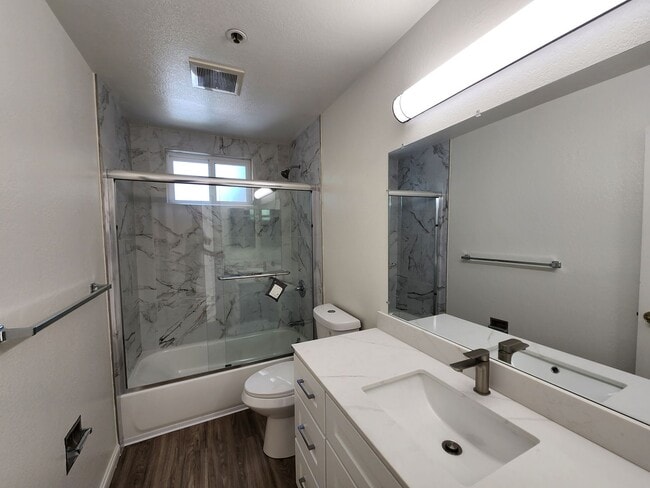 Building Photo - Redwood city townhouse