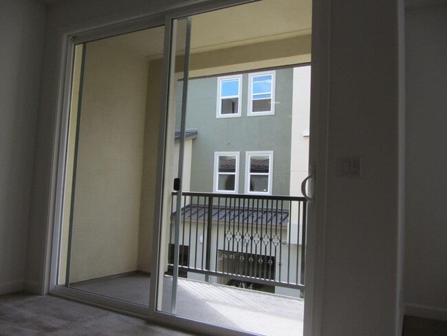 Building Photo - 2Bed/2.5Bath Sunnyvale Townhouse