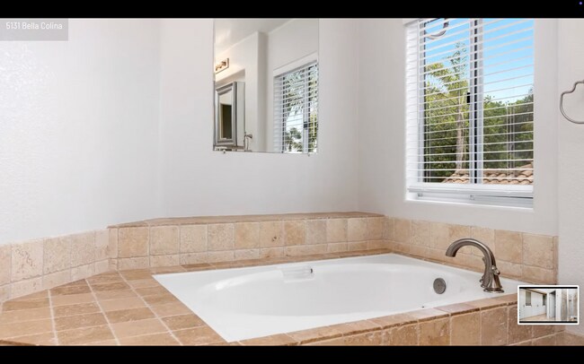 Building Photo - Incredible Rancho Del Oro Home!