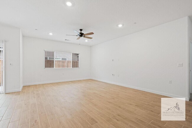 Building Photo - 1017 Springtime Ave