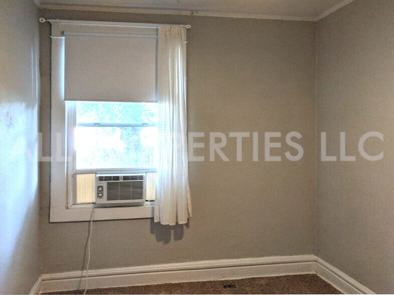 2nd Bedroom - 1319 E 27th Ave