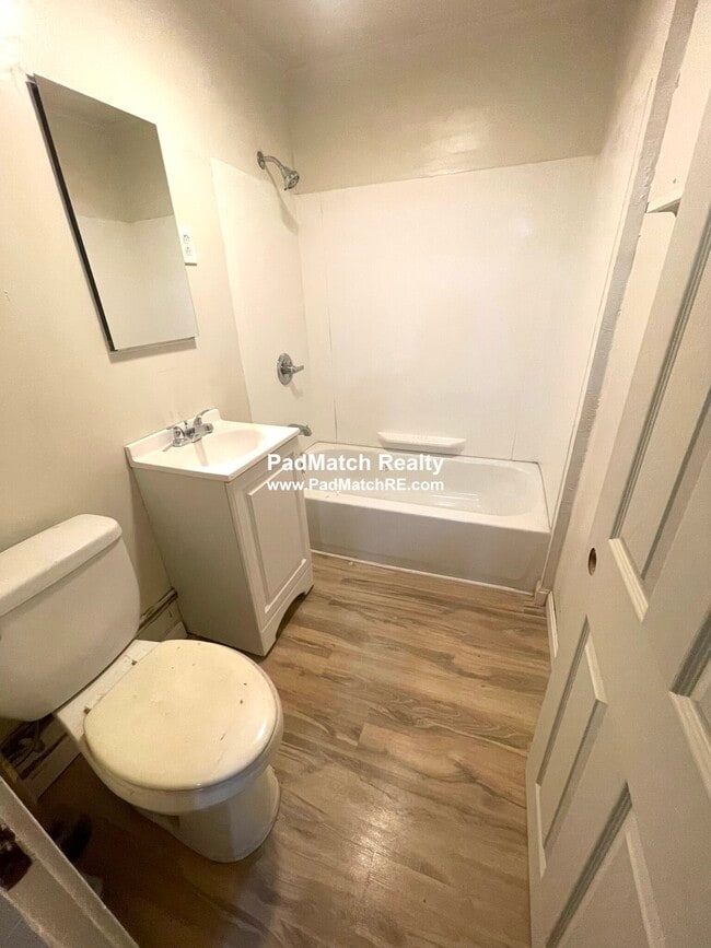 Building Photo - 65 Crystal St