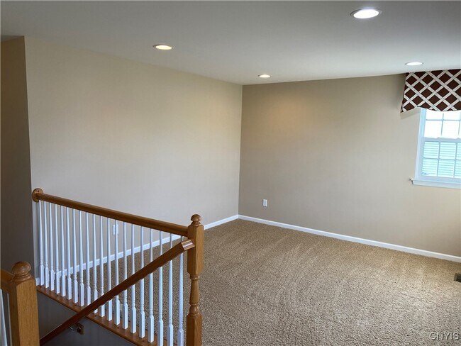 Building Photo - 107 Shaker Heights