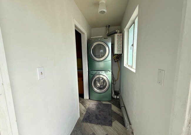 Building Photo - 4623-25 Mississippi St