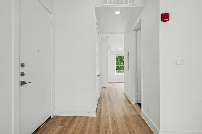 Building Photo - 2217 N Fitzhugh Ave