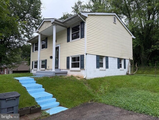Building Photo - 4521 Edinburg Dr