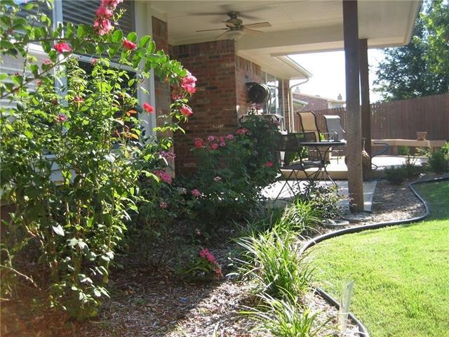 Building Photo - 8604 La Quinta Lane