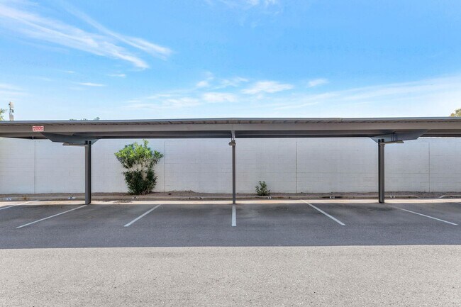 Building Photo - SPECTACULAR 1 BEDROOM 1 BATHROOM LOWER LEVEL FOR LEASE