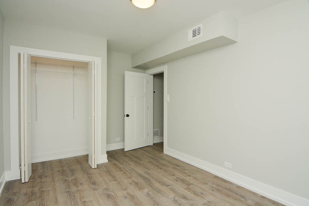 Building Photo - 1131 Maple Ave