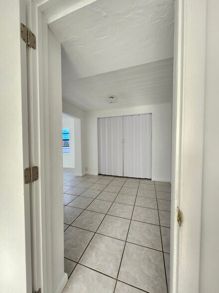 Building Photo - 8883 SW 126th Ter
