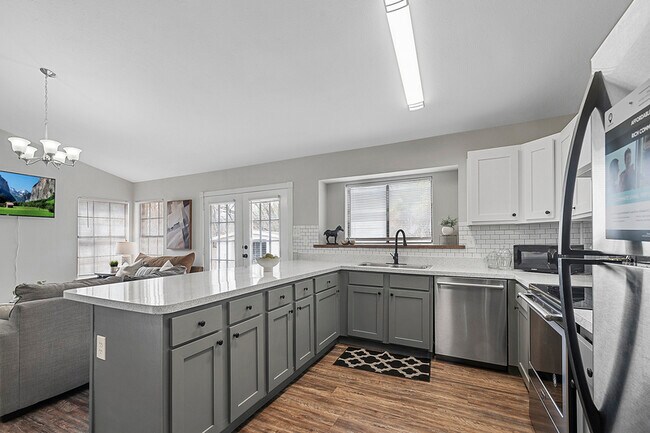 Building Photo - 2308 Wilmette Dr