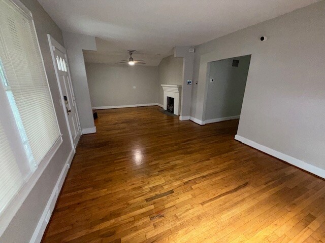 Building Photo - 1318 Oak St