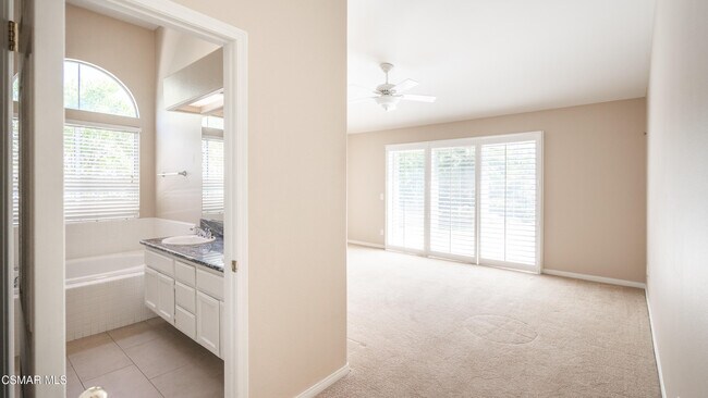 Building Photo - 2210 Rutland Pl