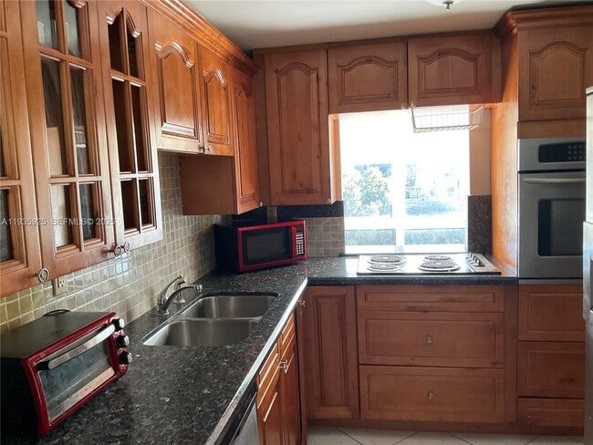 Building Photo - 200 172nd St