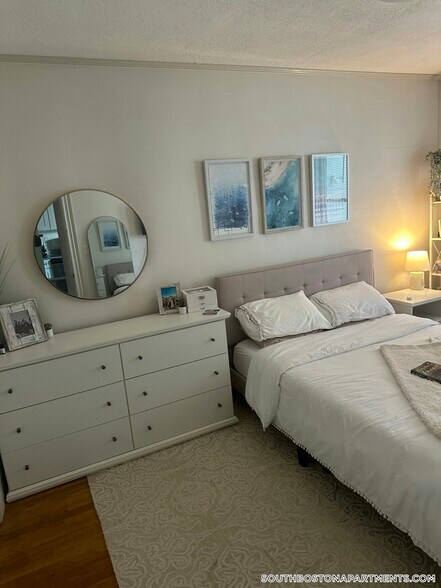 Building Photo - 143 L St