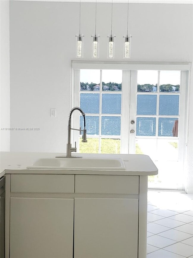 Building Photo - 14765 SW 132nd Pl