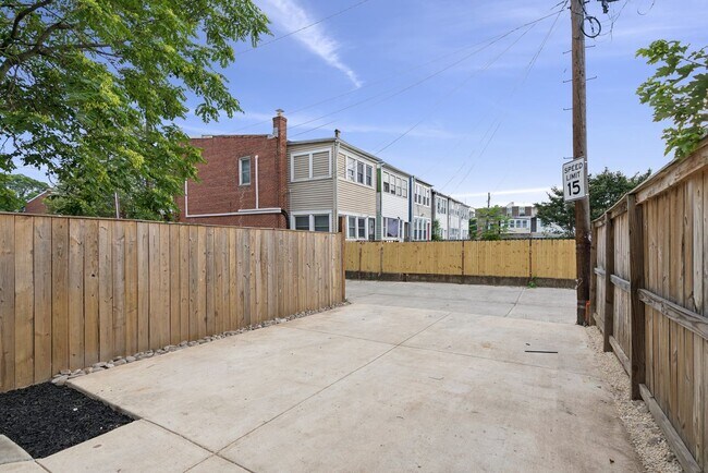 Building Photo - 2608 4th St NE