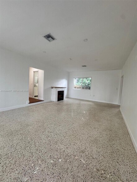 Building Photo - 4700 SW 7th St
