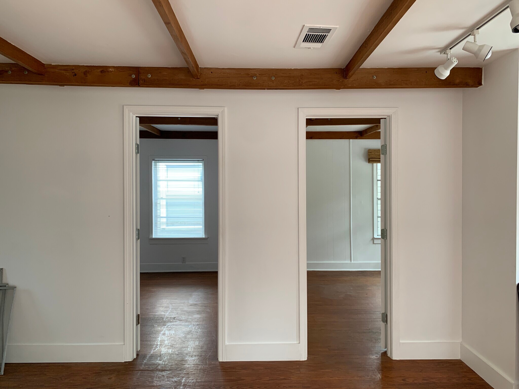 Living Room facing Bedrooms 1&2 - 6310 Greenbriar Dr