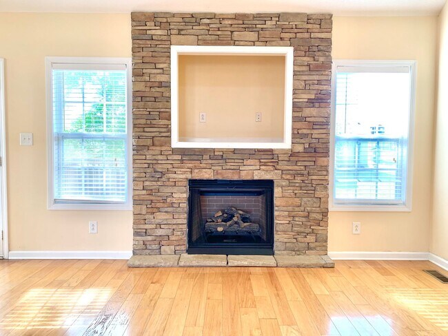 Building Photo - 800 Karmaflux Way