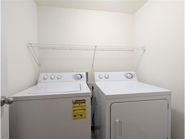 Building Photo - 11170 Sand Castle Dr