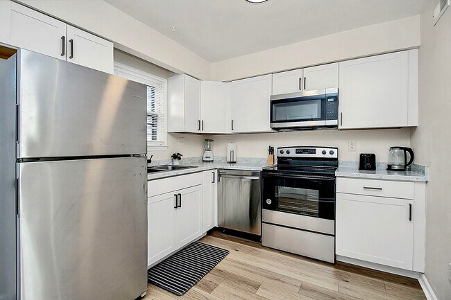 Building Photo - 6314 Old Pineville Rd