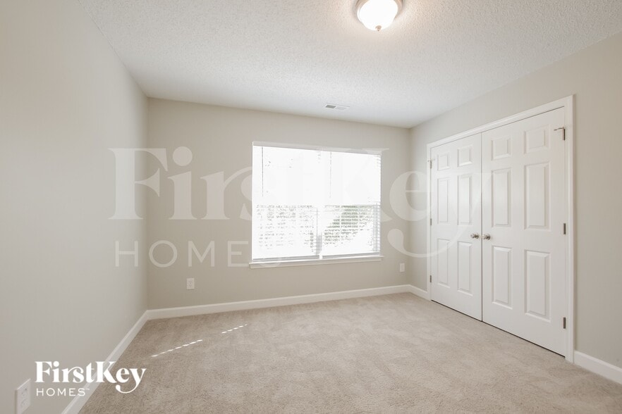 Building Photo - 2819 Rosemeade Dr