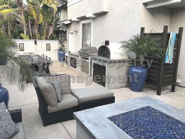 Building Photo - ***Carlsbad Beach House - 3 bed / 2.5 bath...