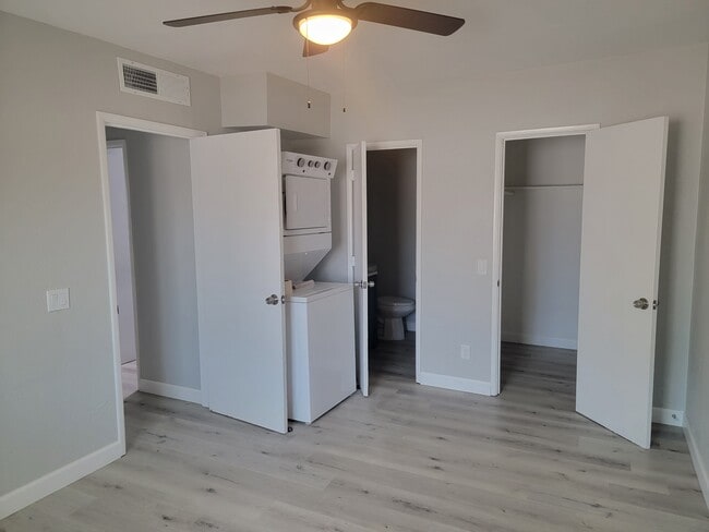 Building Photo - 3457 E Pima St