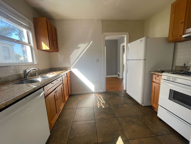 Building Photo - 2-Bedroom, 1-Bath with Converted Garage Sp...