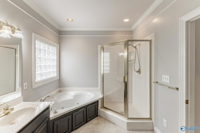 Building Photo - 481 Brenda Dr
