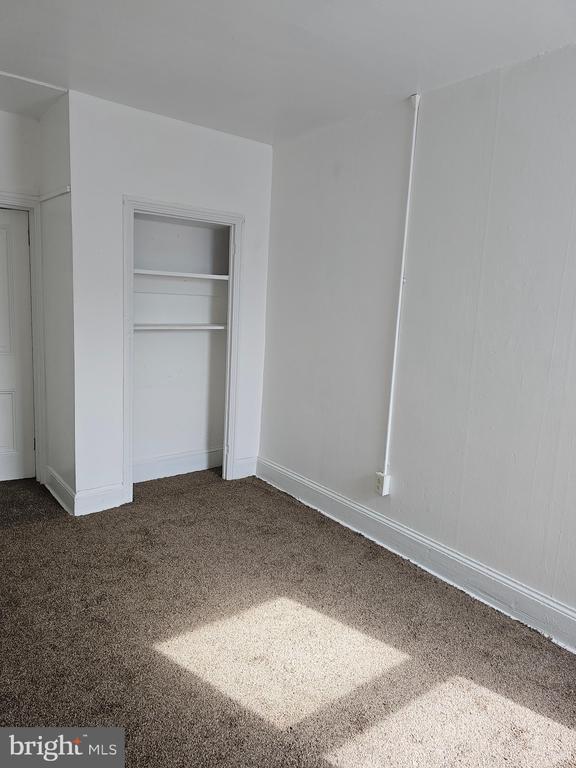 Building Photo - 43 E Silver St