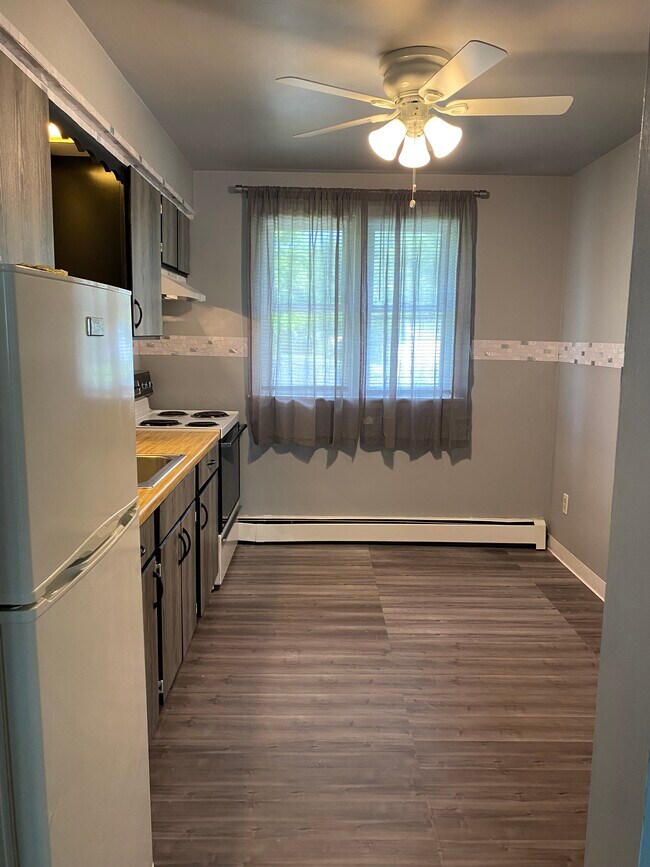 Building Photo - 505 North Rd