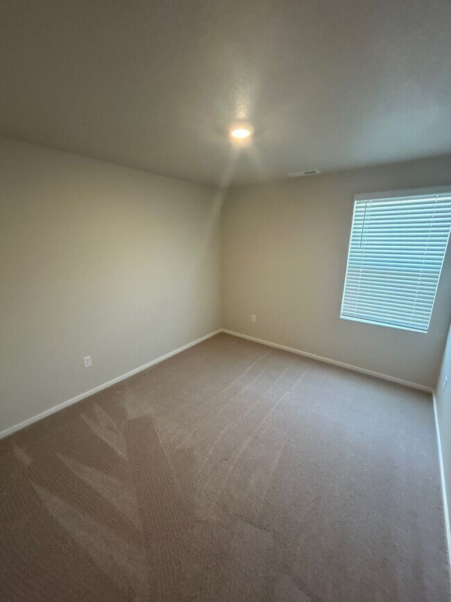 Building Photo - 4809 Thyme Ave NE