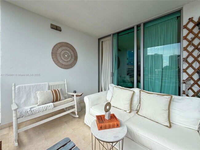 Building Photo - 350 S Miami Ave