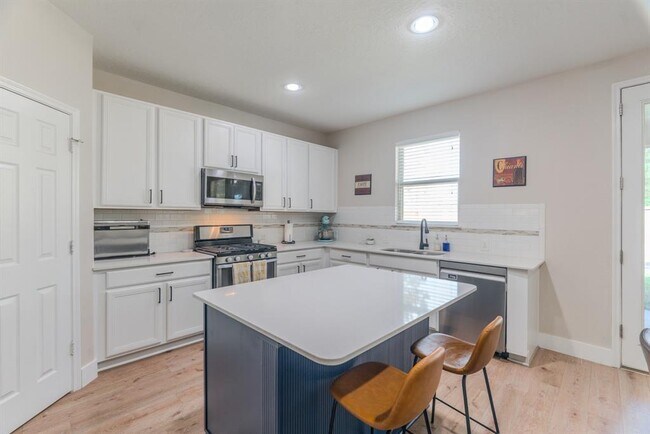 Building Photo - 2907 Coastal Prairie Ln