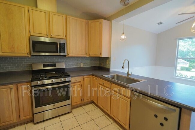 Building Photo - 1908 Wagon Wheel Cir E