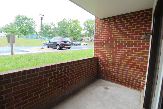 Building Photo - 1112 Blue Ridge Dr