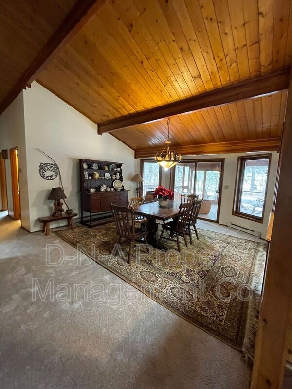 Building Photo - 3530 Spruce Cabin Rd