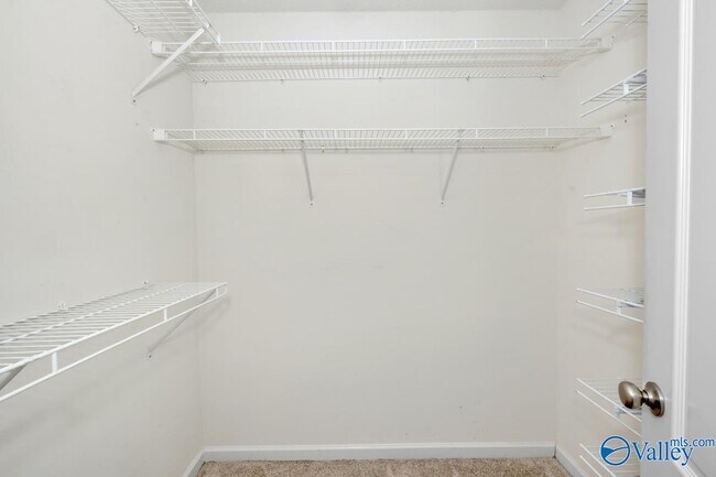 Building Photo - 247 De Jan Rd