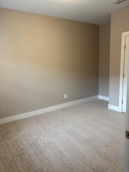 Building Photo - 108 Bellingdon Dr