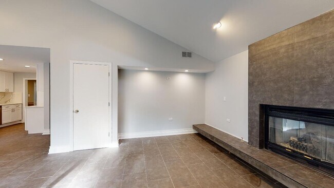 Building Photo - 1366 Cavell Ave